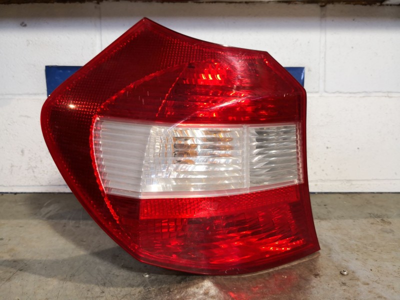 Recambio de piloto trasero izquierdo para bmw serie 1 berlina (e81/e87) 118i referencia OEM IAM 692450111 3016350000 