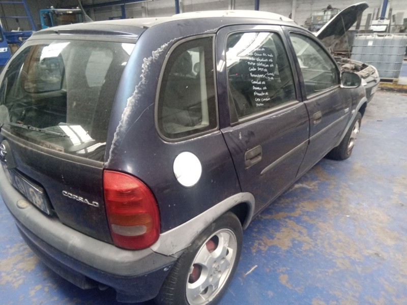 opel corsa b del año 2000