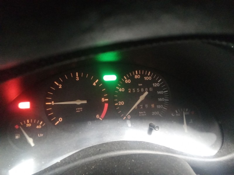 opel corsa b del año 2000