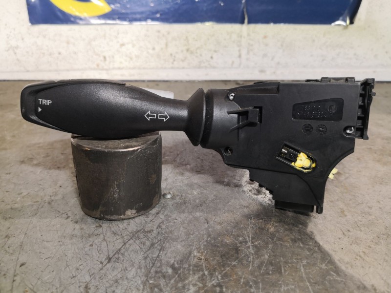 Recambio de mando intermitentes para ford transit courier  | 0.13 - ...  | 0.13 - ... referencia OEM IAM 8A6T13335BC  