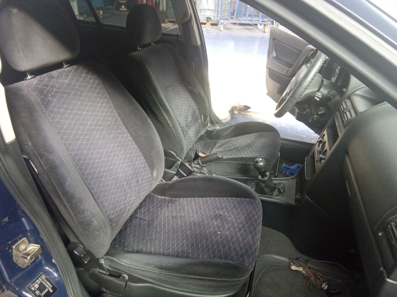 opel astra g berlina del año 1999