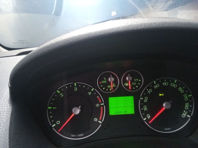 ford fiesta (cbk) del año 2001