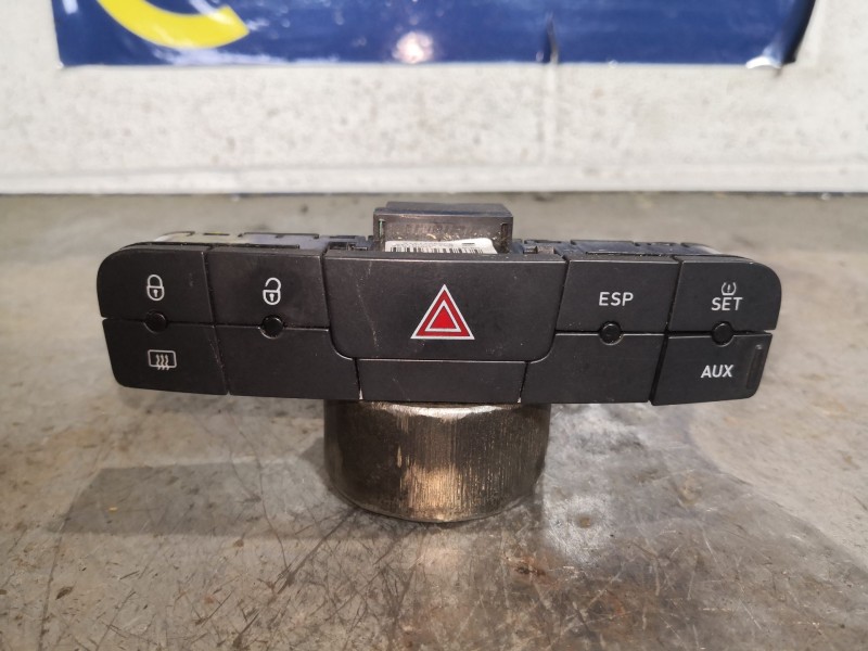 Recambio de warning para seat ibiza (6j5) sport referencia OEM IAM 6J0927137A  