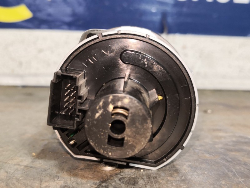 Recambio de mando luces para skoda rapid active referencia OEM IAM 5E0941431N  
