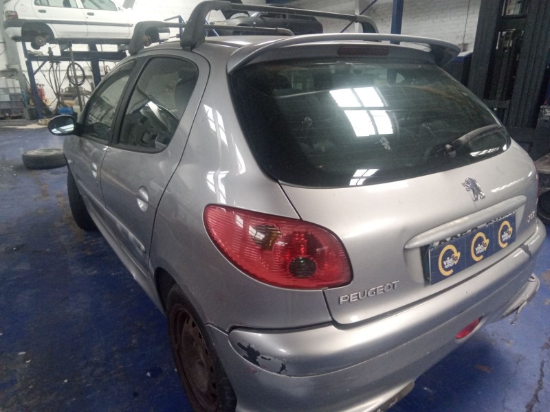 peugeot 206 berlina del año 2004