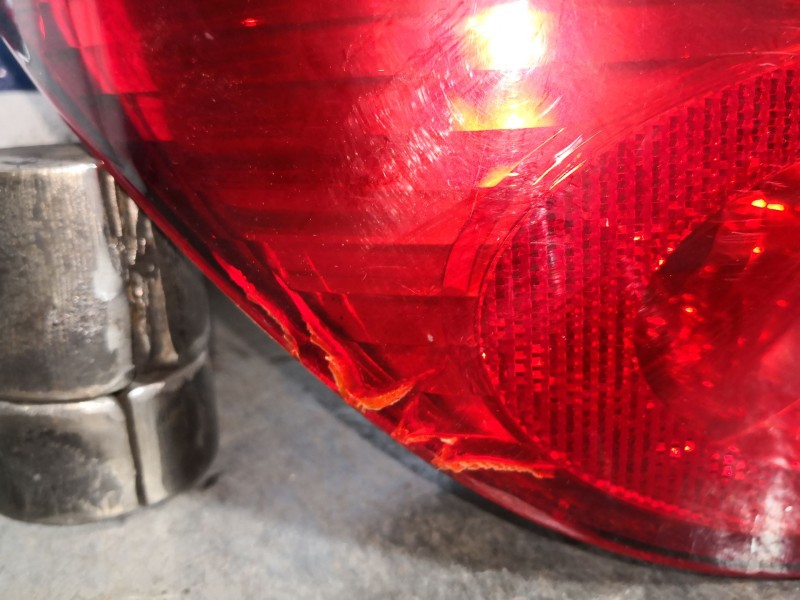 Recambio de piloto trasero izquierdo para renault laguna ii (bg0) 1.9 dci diesel referencia OEM IAM 8200002471  