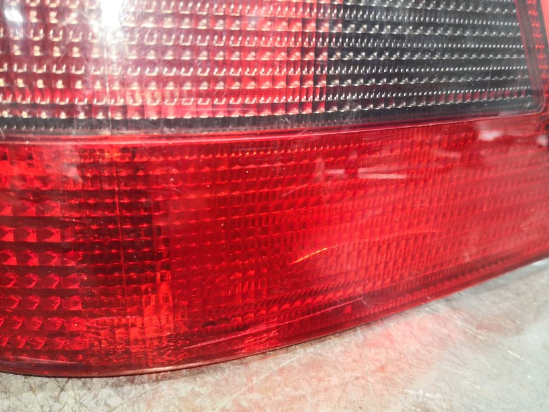 Recambio de piloto trasero derecho para volkswagen golf iv berlina (1j1) 1.9 tdi referencia OEM IAM 1J6945112S  