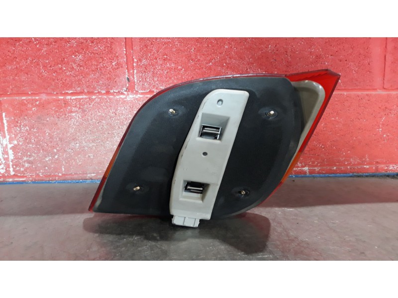 Recambio de piloto trasero izquierdo para ford fiesta referencia OEM IAM    Recambio de piloto trasero izquierdo para ford fiesta referencia OEM IAM