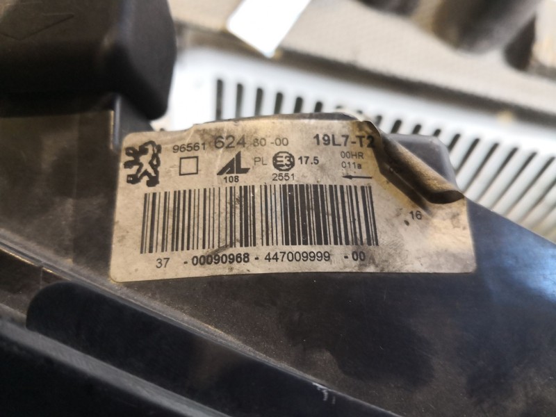 Recambio de faro derecho para peugeot 308 1.6 hdi fap cat (9hz / dv6ted4) referencia OEM IAM 9656162480  