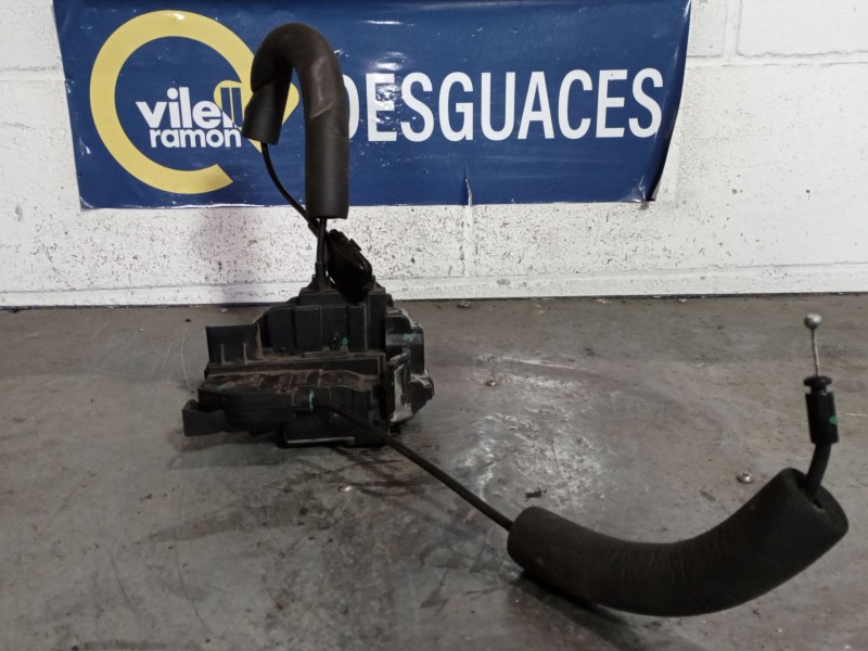 Recambio de cerradura puerta trasera izquierda para renault laguna grandtour iii dynamique referencia OEM IAM   