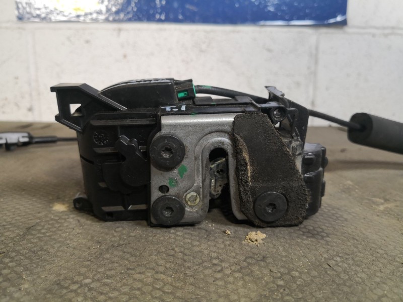 Recambio de cerradura puerta trasera izquierda para renault laguna grandtour iii dynamique referencia OEM IAM   