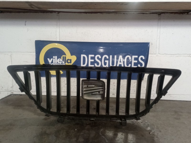 Recambio de rejilla delantera para seat ibiza (6j5) sport referencia OEM IAM 6J0853651  