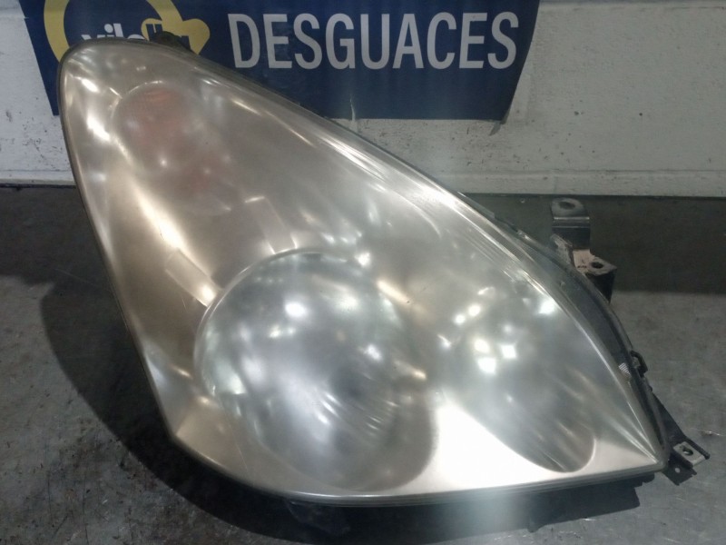 Recambio de faro derecho para toyota corolla verso (e12) referencia OEM IAM   