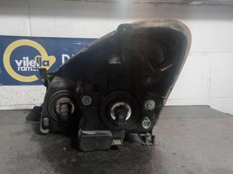 Recambio de faro derecho para toyota corolla verso (e12) referencia OEM IAM   