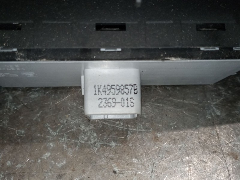 Recambio de mando elevalunas delantero izquierdo para volkswagen passat berlina (3c2) 2.0 tdi referencia OEM IAM 1K4959857B  