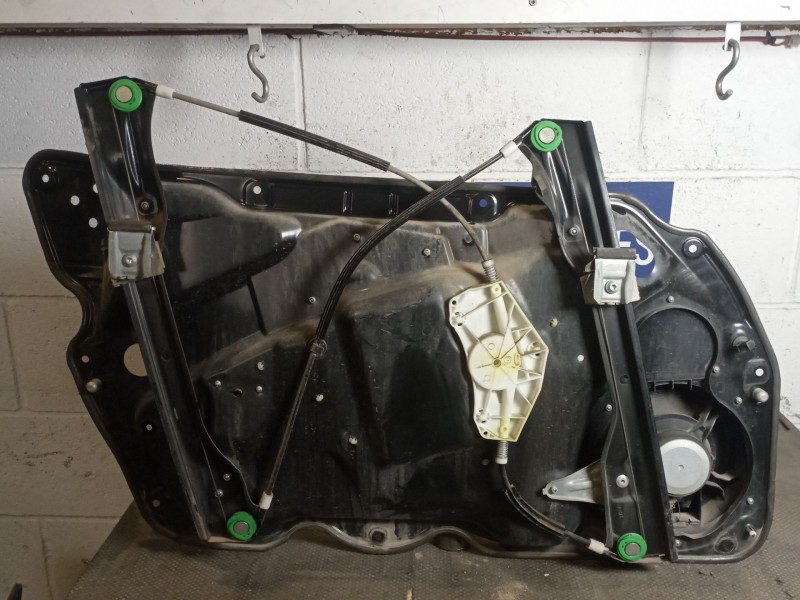 Recambio de elevalunas delantero derecho para volkswagen passat berlina (3c2) 2.0 tdi referencia OEM IAM 3C1837756K  