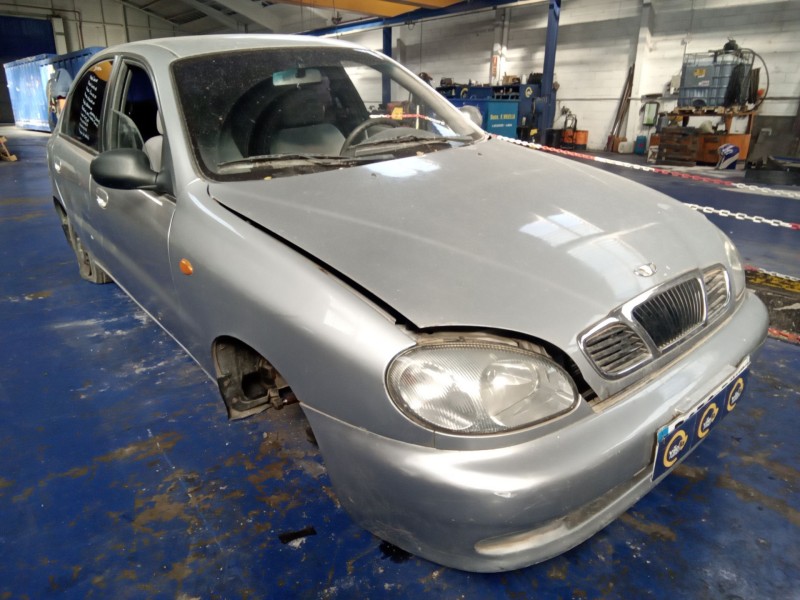 daewoo lanos del año 2002