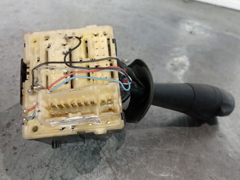 Recambio de mando limpia para renault captur adventure referencia OEM IAM   