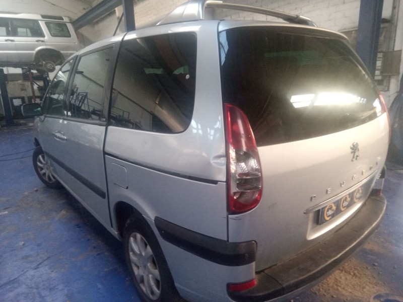 peugeot 807 del año 2003