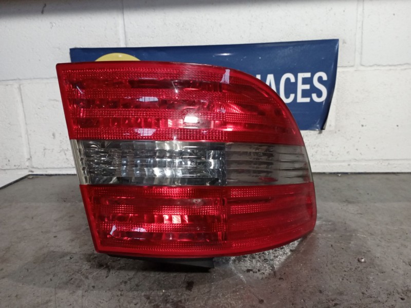 Recambio de piloto trasero izquierdo para mercedes clase b (w245) 180 cdi (245.207) referencia OEM IAM A1698202564  