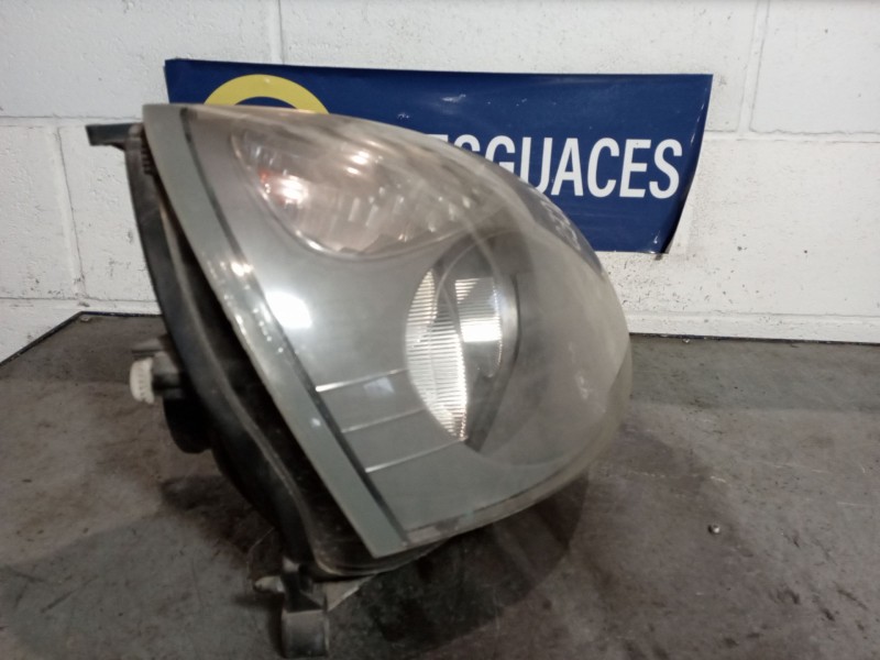 Recambio de faro derecho para renault clio ii fase ii (b/cb0) 1.2 referencia OEM IAM   