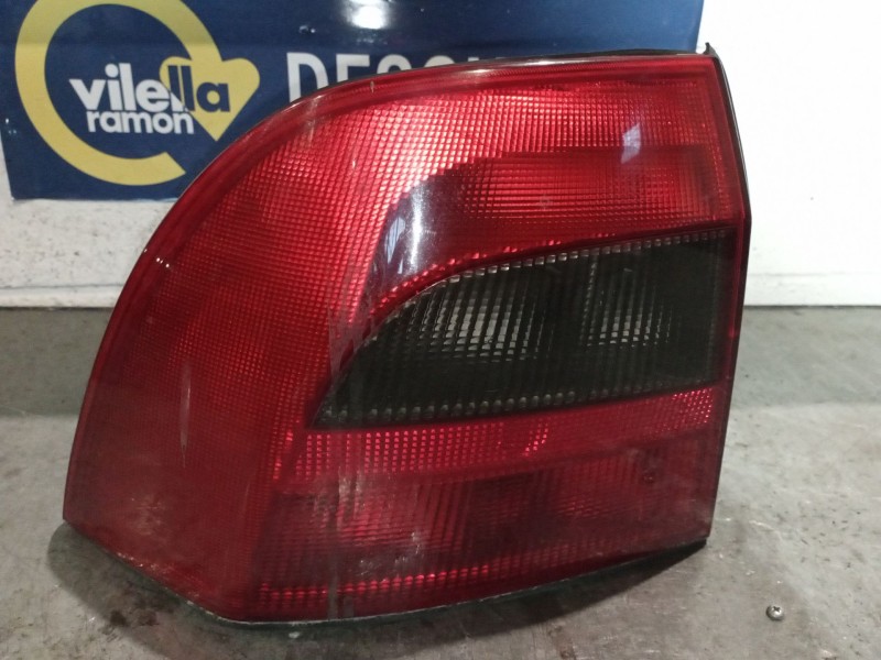 Recambio de piloto trasero izquierdo para opel vectra b fastback (38_) 1.8 i 16v referencia OEM IAM   