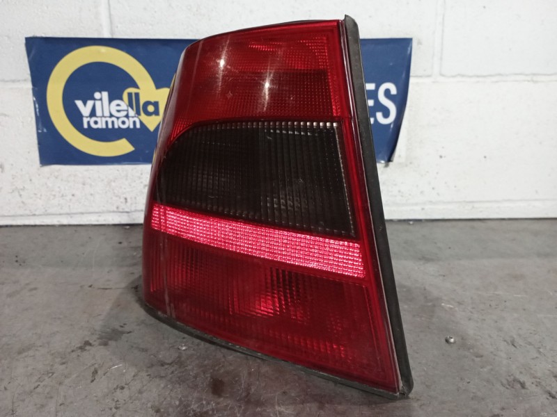 Recambio de piloto trasero izquierdo para opel vectra b fastback (38_) 1.8 i 16v referencia OEM IAM   