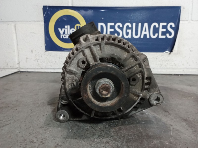 Recambio de alternador para audi a4 2.4 referencia OEM IAM 078903015F  