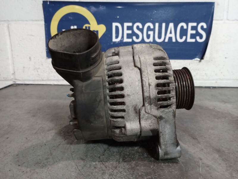 Recambio de alternador para audi a4 2.4 referencia OEM IAM 078903015F  