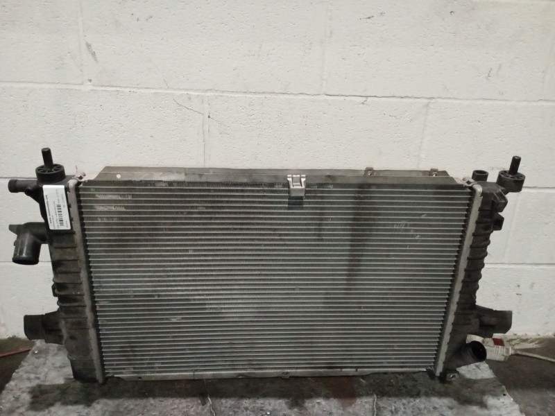 Recambio de radiador agua para opel astra h berlina cosmo referencia OEM IAM 13143570  