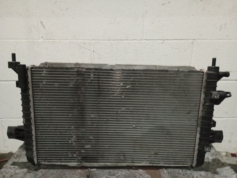 Recambio de radiador agua para opel astra h berlina cosmo referencia OEM IAM 13143570  