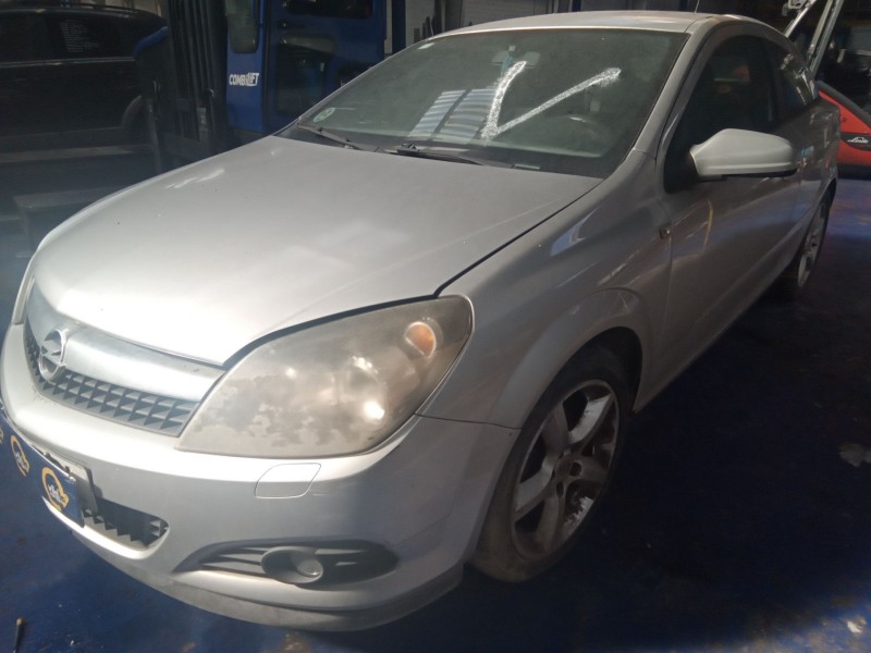 opel astra gtc del año 2008