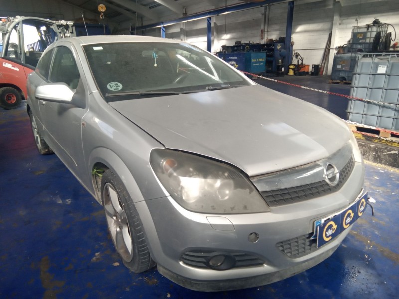 opel astra gtc del año 2008