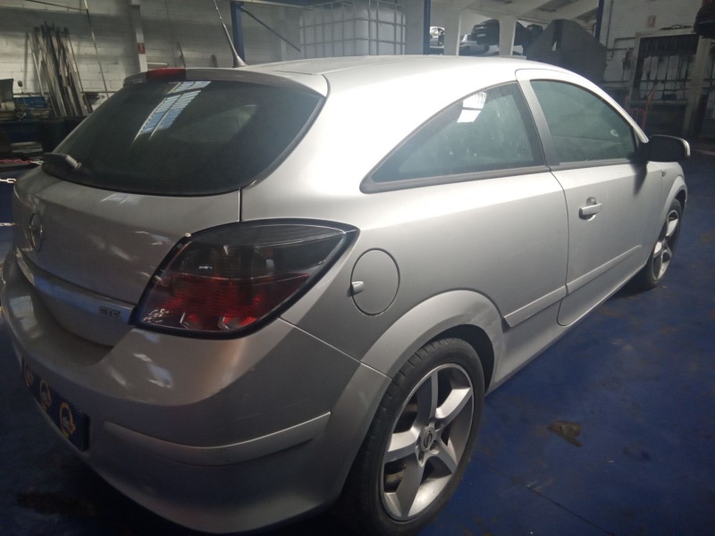 opel astra gtc del año 2008