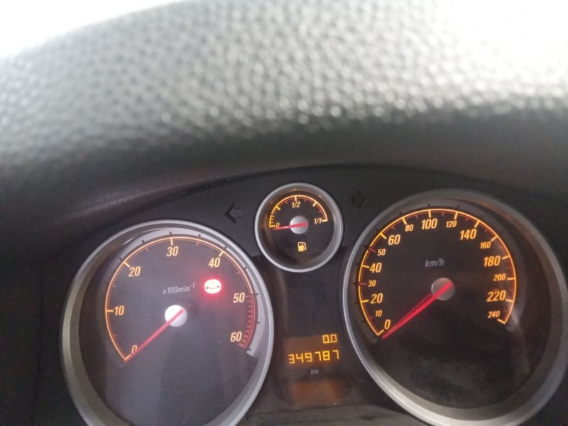 opel astra gtc del año 2008