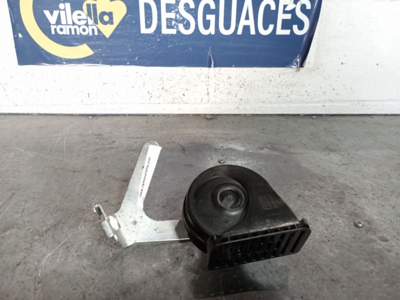Recambio de claxon para ford fiesta (ce1)  | 0.17 - ...  | 0.17 - ... referencia OEM IAM H1B113802AD  