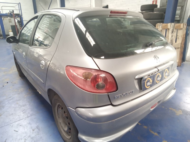 peugeot 206 berlina del año 2004