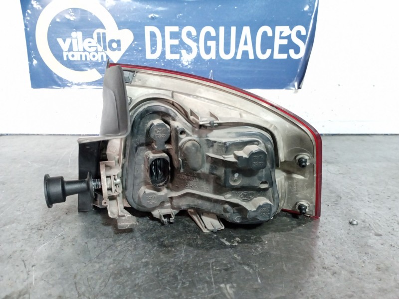 Recambio de piloto trasero izquierdo para audi a4 2.0 tdi 143 multitronic dpf referencia OEM IAM 8E5945095  