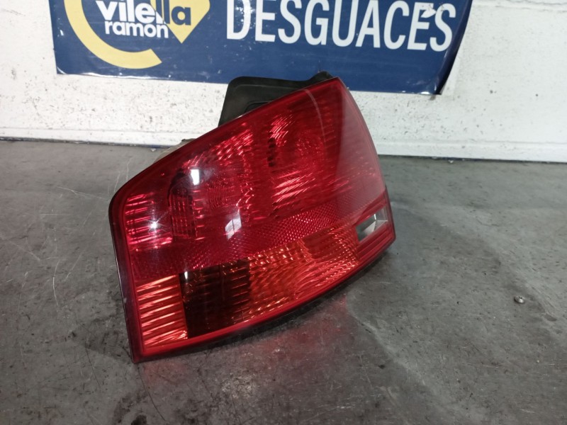 Recambio de piloto trasero izquierdo para audi a4 2.0 tdi 143 multitronic dpf referencia OEM IAM 8E5945095  