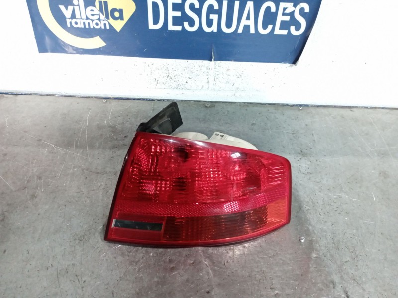 Recambio de piloto trasero derecho para audi a4 2.0 tdi 143 multitronic dpf referencia OEM IAM 8E5945096  
