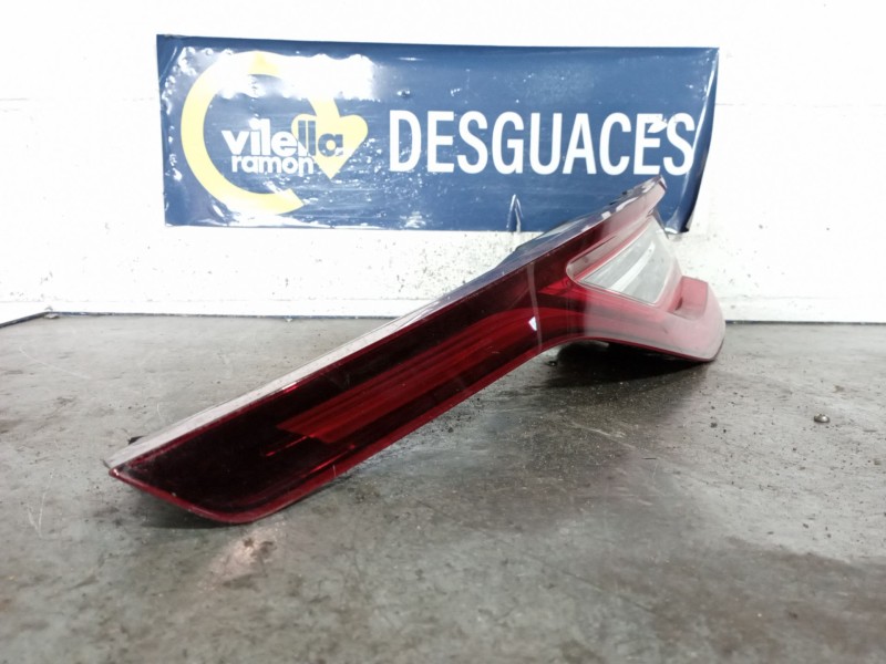 Recambio de piloto porton derecho para renault megane referencia OEM IAM 265506075R  