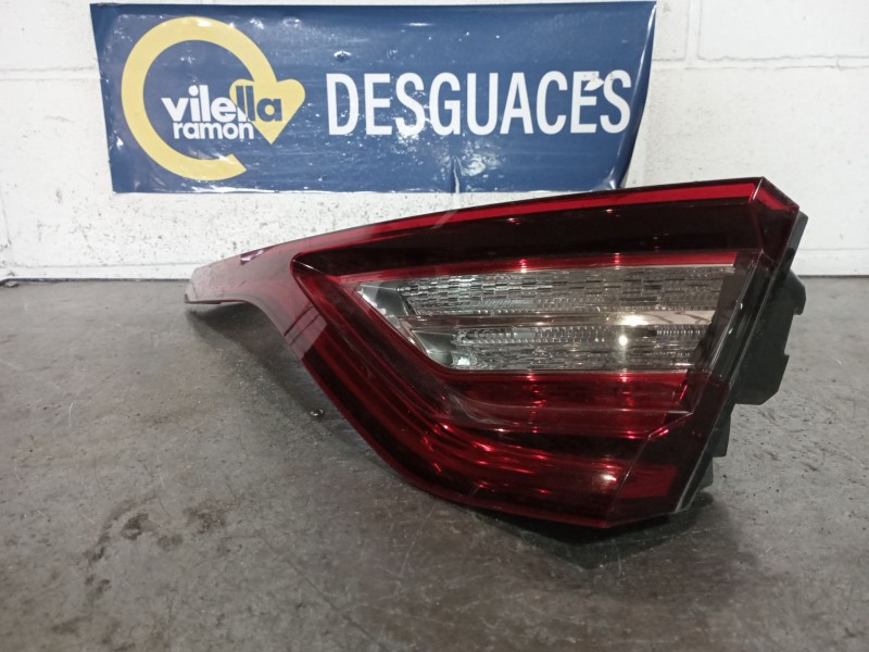 Recambio de piloto porton derecho para renault megane referencia OEM IAM 265506075R  