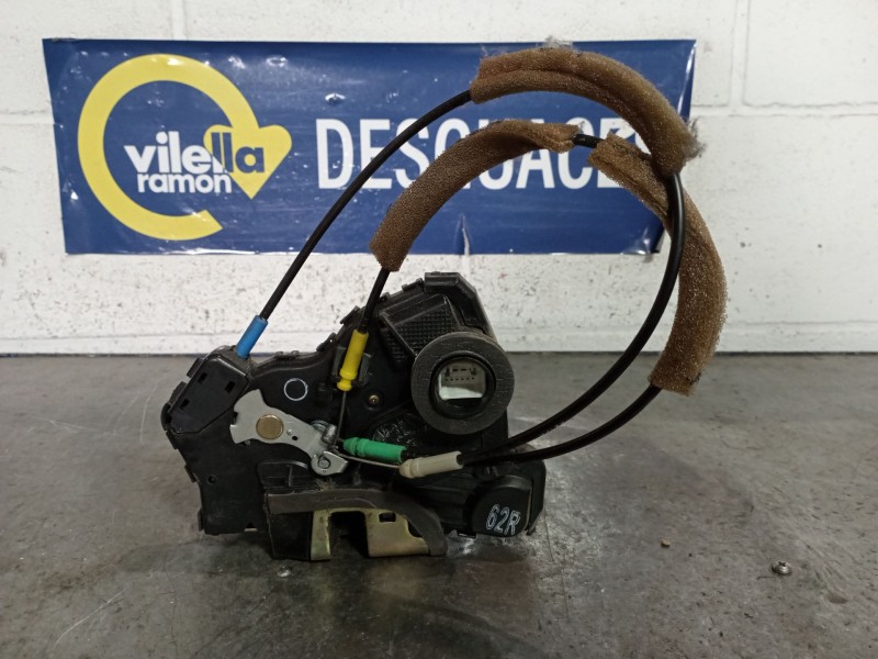 Recambio de cerradura puerta delantera derecha para toyota corolla verso (e12) referencia OEM IAM   