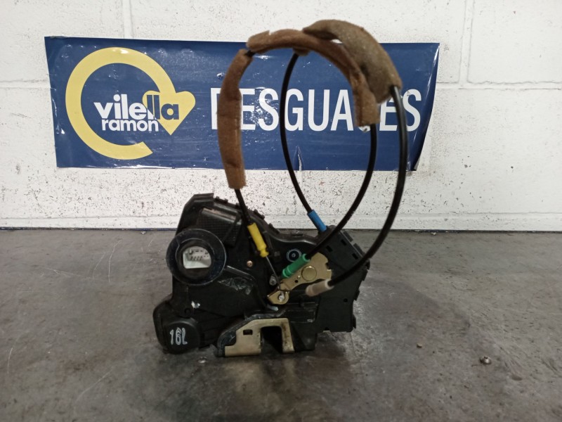 Recambio de cerradura puerta delantera izquierda para toyota corolla verso (e12) referencia OEM IAM   