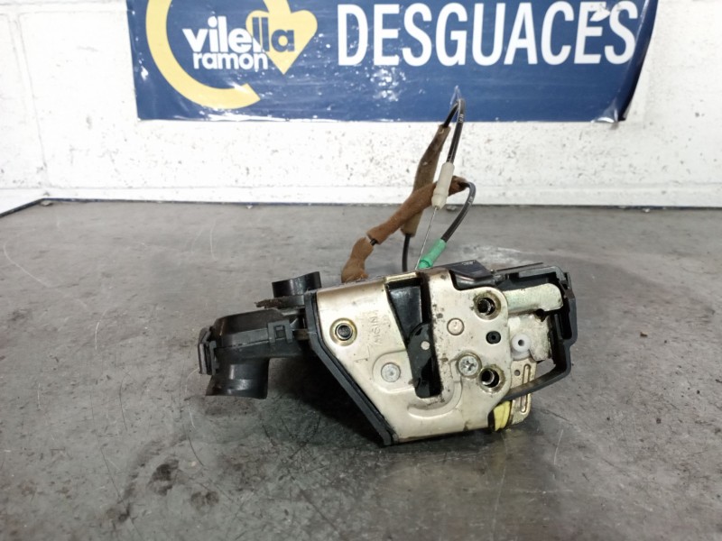 Recambio de cerradura puerta delantera izquierda para toyota corolla verso (e12) referencia OEM IAM   