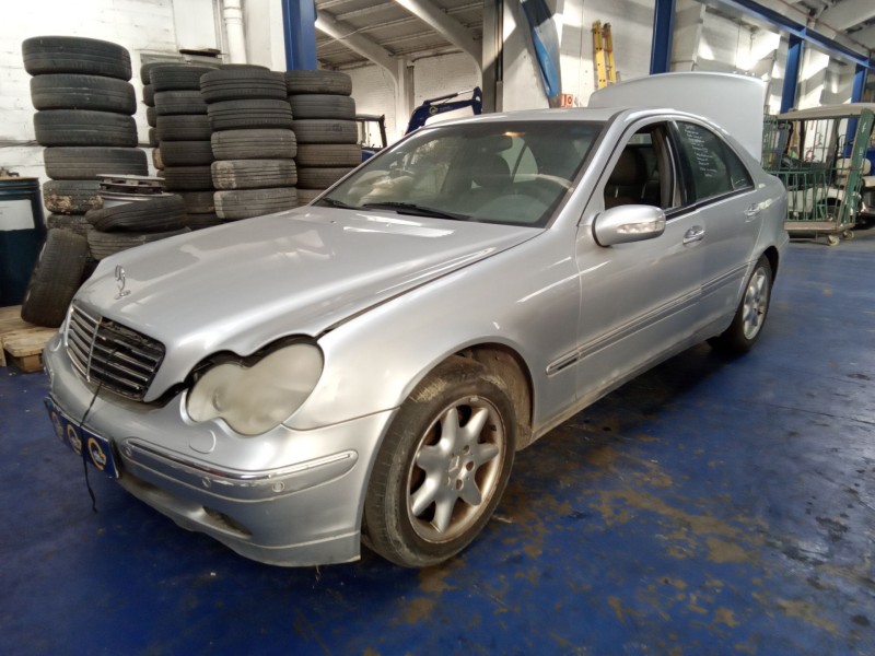 mercedes clase c (w203) berlina del año 2004