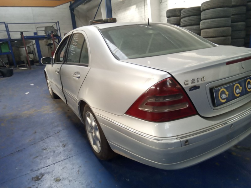 mercedes clase c (w203) berlina del año 2004