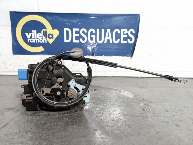 Recambio de cerradura puerta trasera derecha para volkswagen touran (1t1) 2.0 tdi referencia OEM IAM 7L0839016  