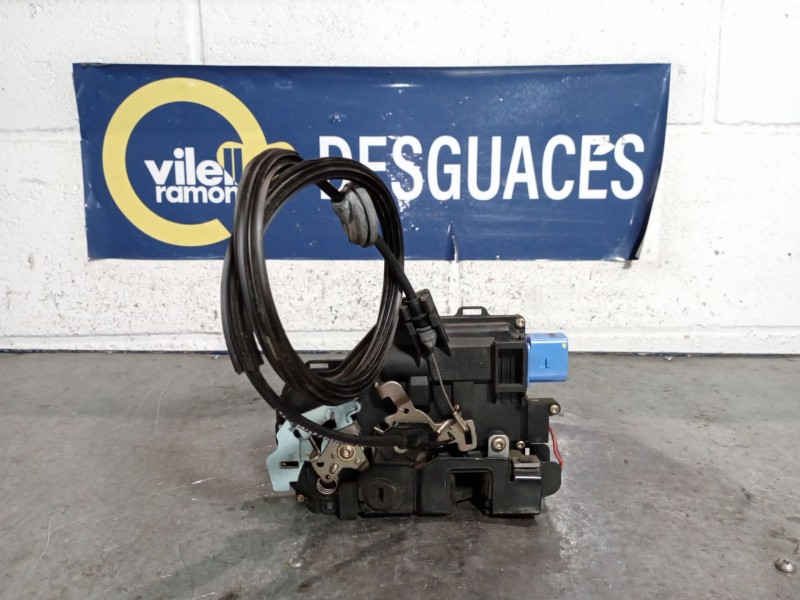 Recambio de cerradura puerta trasera izquierda para volkswagen touran (1t1) 2.0 tdi referencia OEM IAM 7L0839015  