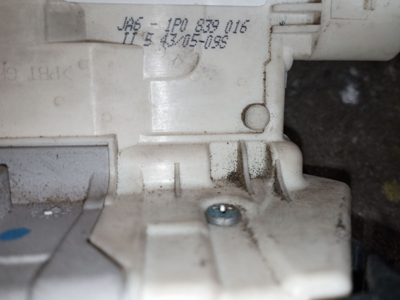 Recambio de cerradura puerta trasera derecha para seat leon (1p1) reference referencia OEM IAM 1P0839016  